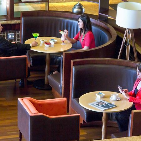 Marriott Sao Paulo Airport Hotel Гуарульюс Экстерьер фото The lounge at the airport