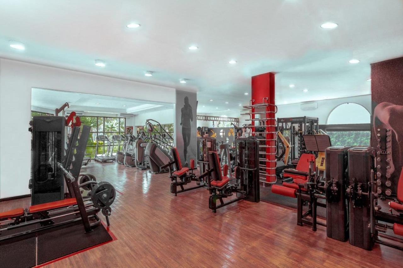 Marriott Sao Paulo Airport Hotel Гуарульюс Экстерьер фото The gym at the hotel